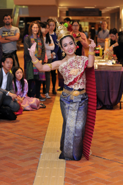 Thai Dance Performance