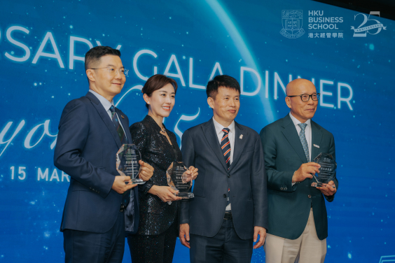 明德合唱團表演