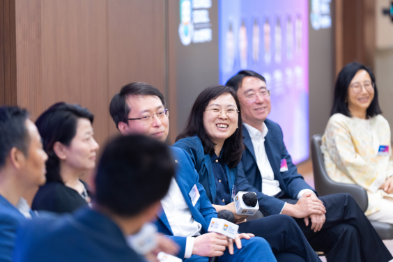  (From left) Professor Hongbin CAI, Dean and Chair of Economics, Director of ICE of HKU Business; Dr. Jun CHEN, Chairman and CEO, Shenzhen Haiyuan Venture Investment Co., Ltd; Dr. Yifan HU, Managing Director, Global Wealth Management, Regional Chief Investment Officer and Head Macroeconomics APAC, UBS; Dr. Wenli ZHAO, Managing Director and Chief Economist, CCB International (Holdings) Limited; Dr. Haixia YUAN, Managing Director and Dean of Research Institute, China Chengxin International Credit Rating Co., Ltd. and Specialist, Fiscal Risk Research Expert Division, Ministry of Finance; Mr. Jie XIN, Director, The New Silk Road International Centre for People-to-People Economic and Trade Exchanges and Former CEO of Lianlian DigiTech Co., Ltd.; and Ms. Xiaojia ZHI, Managing Director, Chief China Economist, Head of Research Asia ex. Japan, Crédit Agricole CIB engage in a roundtable discussion.